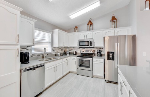 Windsor Palms House | Welcome to The new Star, 5 bedrooms , 4 bathrooms southfacing pool and spa
