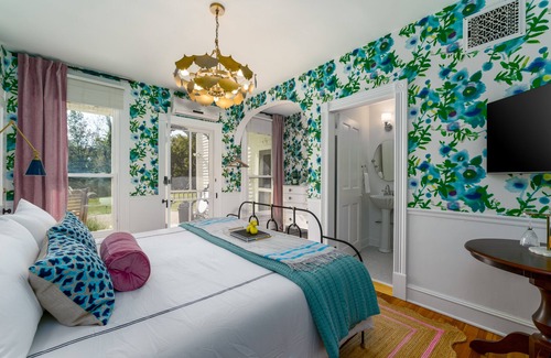 Nellysford Hotel | Welcome to the newly appointed Everett Estate: Where Modern Luxury Meets Historic Charm