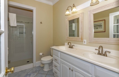 Bald Head Island Bed & Breakfast | Welcome to The Marsh Harbour Inn-Ship Watch