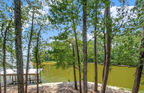 Livingston House | Welcome to the "WAKE ZONE"!!! Your cozy waterfront home on Lake Livingston!