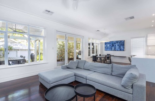 Subiaco House | Welcome to this classic Federation home with high end features. Free WIFI