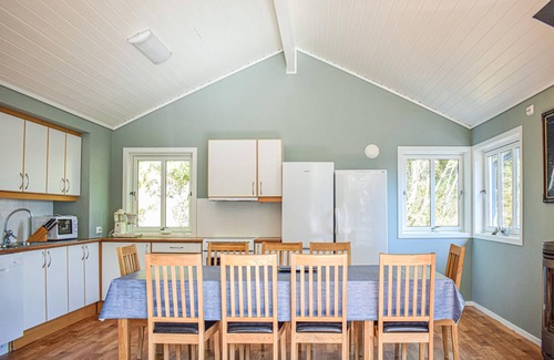 Hervik House | Welcome to this great vacation home in idyllic Liarvåg in Tysvær.