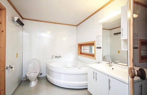 Hervik House | Welcome to this great vacation home in idyllic Liarvåg in Tysvær.