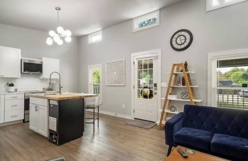 Tulsa House | Welcome to this one-of-a-kind, truly special 1-bedroom house