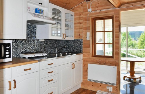 Kil House | Welcome to this white pearl on Norra Ringstadtjärnen lake.