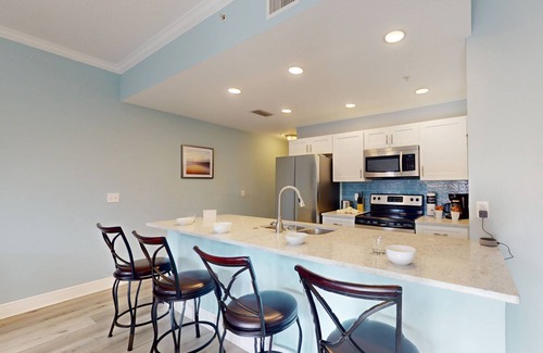 Treasure Island Condo | Welcome To Treasure Island. Heated Pool and Hot Tub. A Perfect Florida Vacation!