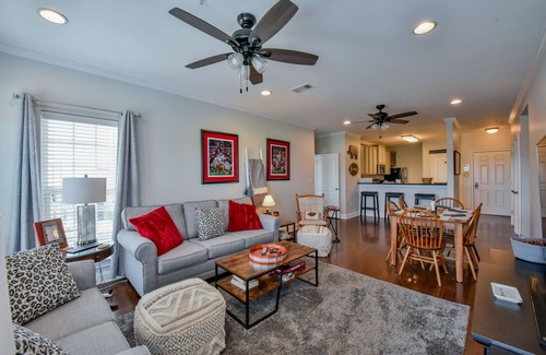 Tuscaloosa Condo | Welcome to Tusk-Away!