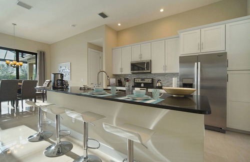 Pelican House | Welcome to Villa Memory Lake , heated Pool, Jacuzzi, free WIFI