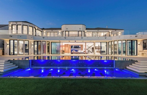 Western Malibu Villa | Welcome to your Malibu seaside paradise!