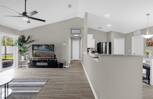 Crescent Lakes House | Welcome to Your Perfect Florida Getaway !