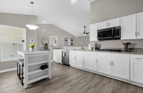 Crescent Lakes House | Welcome to Your Perfect Florida Getaway !