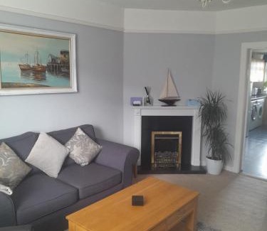 Lossiemouth House | WELCOMEHOUSE close to east beach, shops, restaurants and RAF base