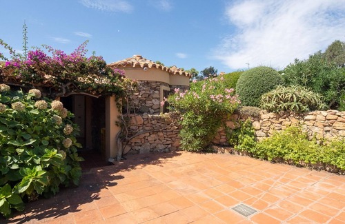 Baia Caddinas Villa | Welcomely - Villa Acqua Marina