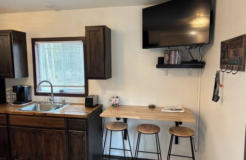 Kenai Cabin | Welcoming 1-bedroom cabin in Kenai
