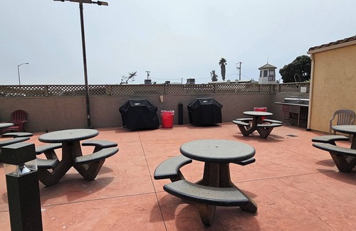 Oceano Condo | Welcoming 1-bedroom condo one block from the beach