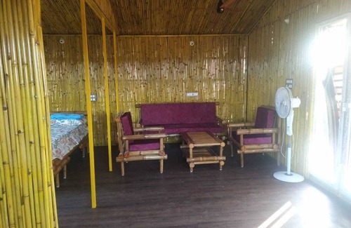 Hindupur Other | Welcoming 1-bedroom farmhouse in Chilamathur with stunning views