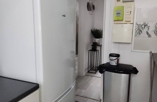 La Courneuve Apartment | Welcoming 2-bedroom apartment with WiFi in La Courneuve