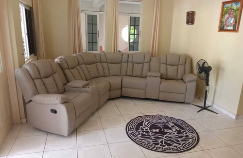 Havendale House | Welcoming 2-bedroom house with AC in Kingston