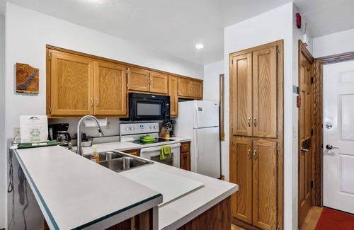 Fish Creek Condo | Welcoming 2-bedroom condo with jetted tub in charming Fish Creek