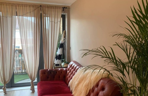 Surrey Docks Apartment | Welcoming 2BD Flat with balcony- Rotherhithe