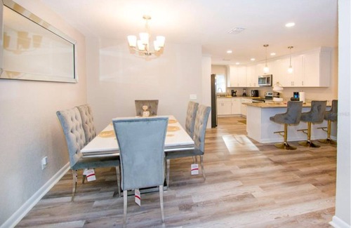 Lakeland House | Welcoming 4-bedroom house with AC in Lakeland