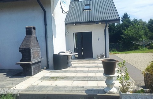 Głuchołazy House | Welcoming 4-bedroom house with WiFi in Łąka.