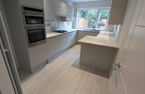 St. Margarets and North Twickenham House | Welcoming 5-bedroom house with WiFi in Twickenham