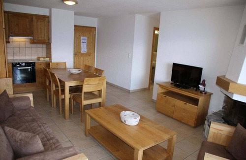 Nendaz Apartment | Welcoming apartment with views