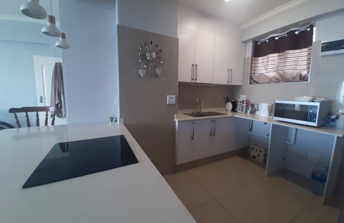 North Beach Apartment | Welcoming apartment in Durban with stunning ocean views