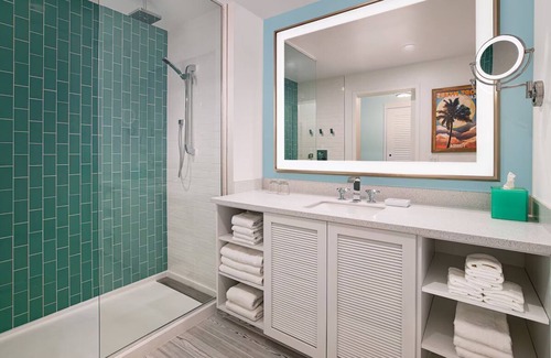 Fort Myers Beach Resort | Welcoming Beach Hideaway Perfect for Sunny Relaxation