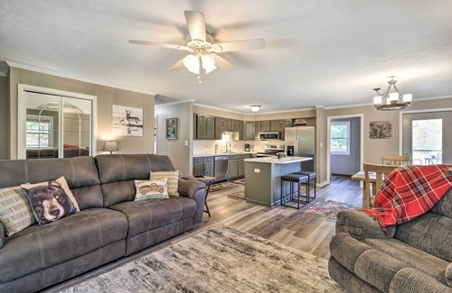 Boone House | Welcoming Boone Getaway Near Hiking + Skiing!