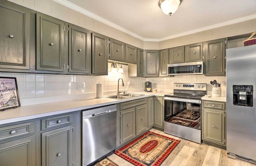 Boone House | Welcoming Boone Getaway Near Hiking + Skiing!