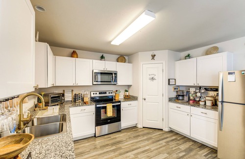 Bullhead City House | Welcoming Bullhead City Home w/Pool & Game Room!
