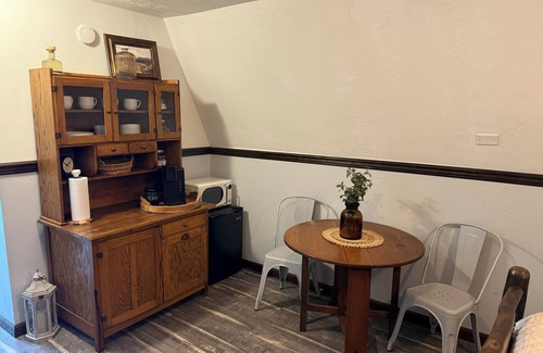 Coram Cabin | Welcoming cabin with AC located in Coram ten minutes from Glacier National Park.