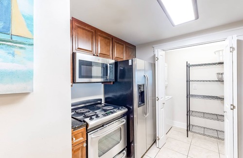 Fort Walton Beach Condo | Welcoming Condo On Okaloosa Island Children's Playground, 2 Hot Tubs