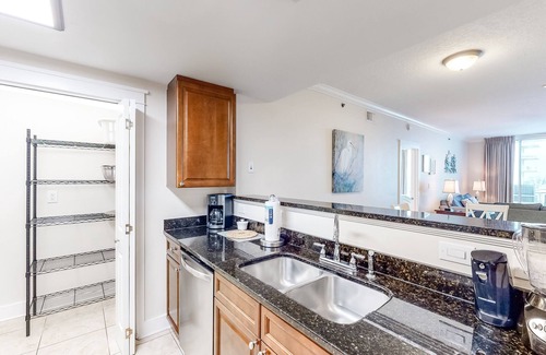Fort Walton Beach Condo | Welcoming Condo On Okaloosa Island Children's Playground, 2 Hot Tubs