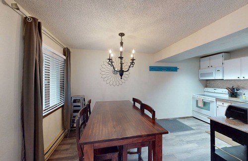 Steamboat Springs House | Welcoming condo with gas fireplace, pool & hot tubs