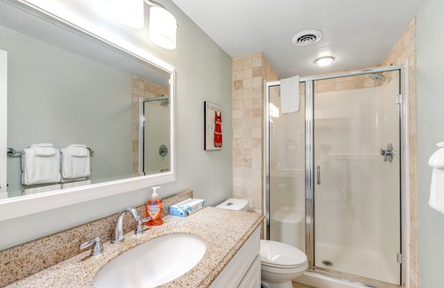 Seaside Condo | Welcoming condo steps to the beach with ocean views - dog-friendly