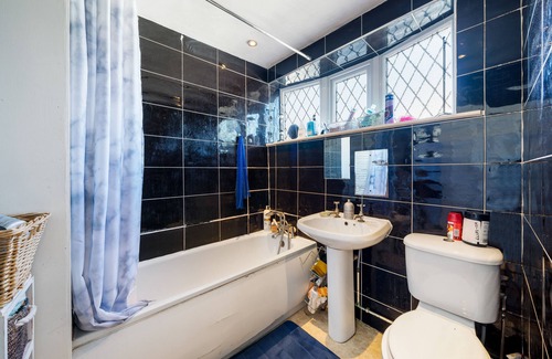 Grove Park House | Welcoming Cosy Semi-detached House