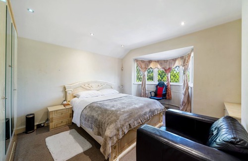 Grove Park House | Welcoming Cosy Semi-detached House