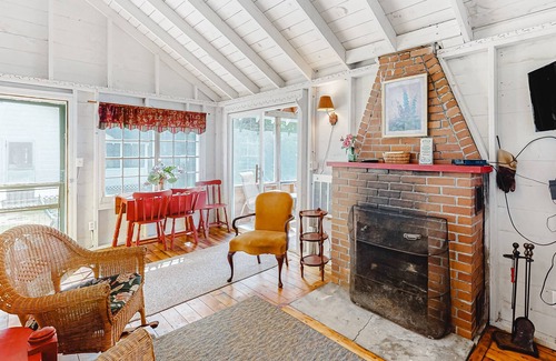 Moultonborough Cottage | Welcoming cottage with lake views, grill, community dock, beach access & firepit