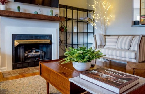 Asheville House | Welcoming Couples and Groups to Asheville. King Beds, Hot tub!