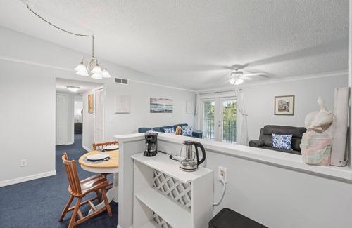 Lake Frederica Condo | Welcoming Cozy 2BR/2BA Condo Near Downtown Orlando & Attractions