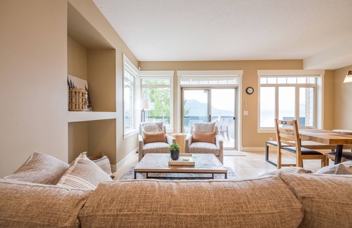 Celista Condo | Welcoming family-friendly lake front condo on the beautiful, sunny Shuswap Lake!