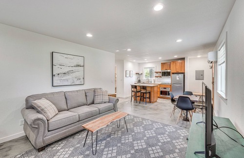 Grants Pass House | Welcoming Grants Pass Retreat - Walk to Park!