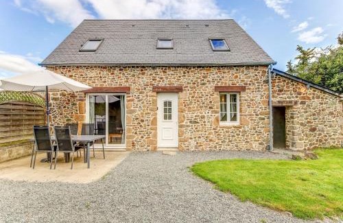 Brainville House | Welcoming Holiday Home in Brainville with Fenced Garden