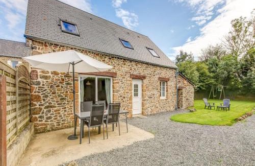 Brainville House | Welcoming Holiday Home in Brainville with Fenced Garden