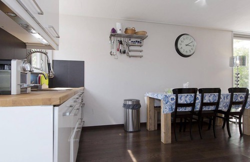 Grou House | Welcoming holiday home in Grou near river