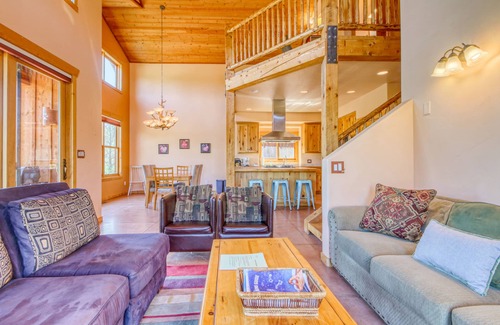 Moab South Valley House | Welcoming Home with WiFi & Amazing Views - Dog-Friendly