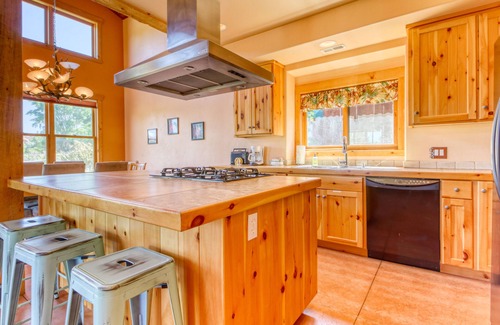 Moab South Valley House | Welcoming Home with WiFi & Amazing Views - Dog-Friendly